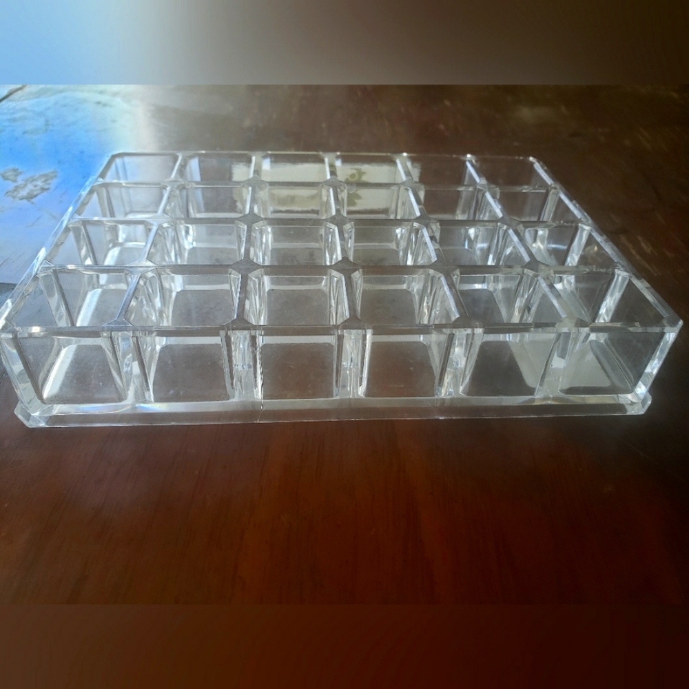 Bingo Acryllic Lip Product organizer, clear
